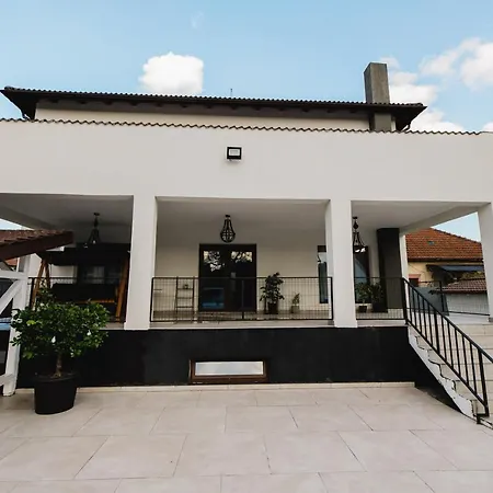 Farm stay Pensiunea Magnesia Sanatesti